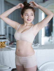 《欧美说唱女歌手》