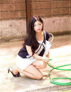 《欧美性感高跟美女》