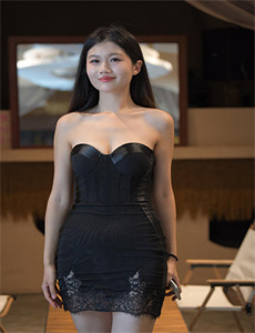 《欧美双洞齐开》