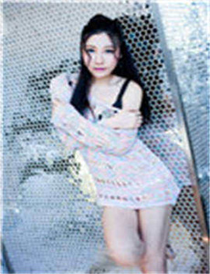 《笼子里的女人》
