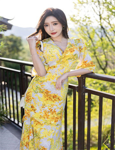 《女子高》