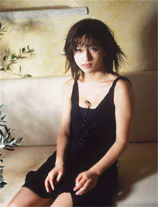 《性感美女扣逼》